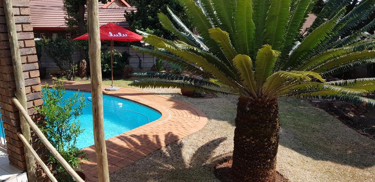 House Mulberry Guesthouse Pretoria-Noord エクステリア 写真